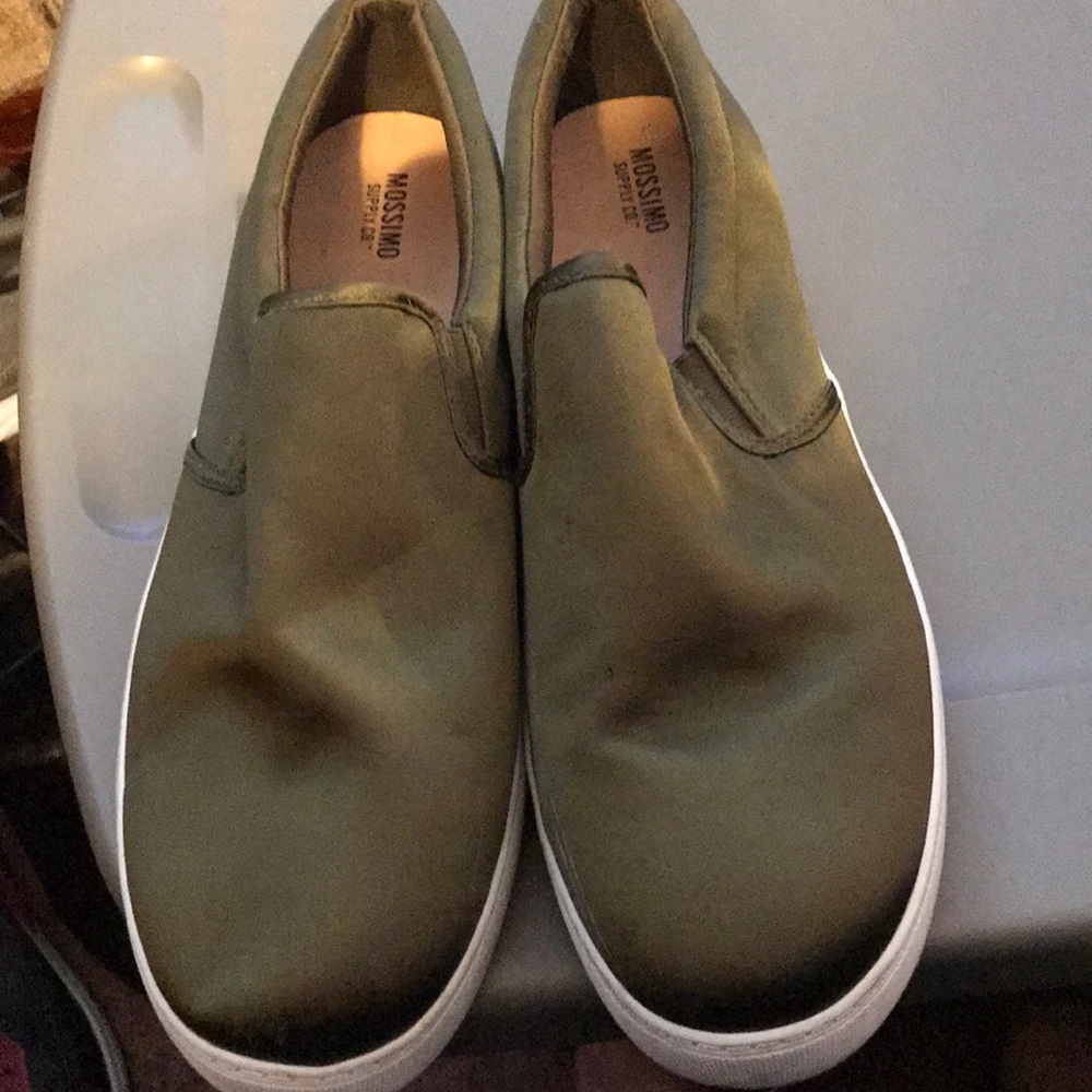 Mossimo slip on sneakers
